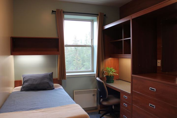 Room 3 of 67