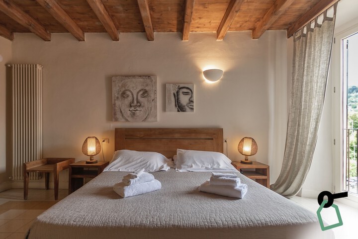 Room 9 of 39