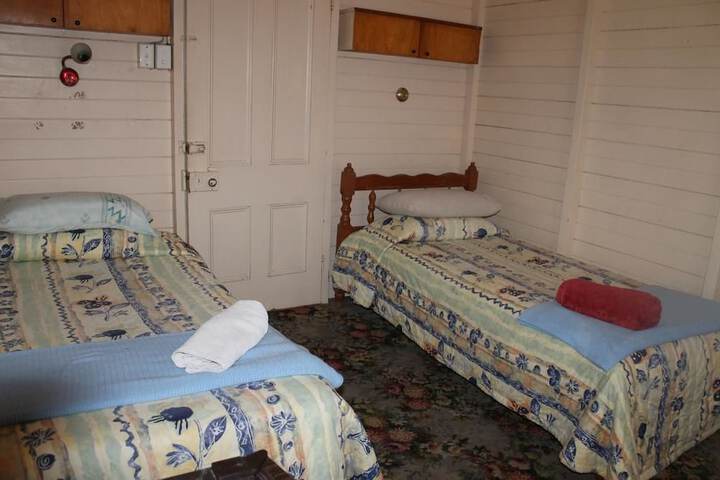Room 3 of 7