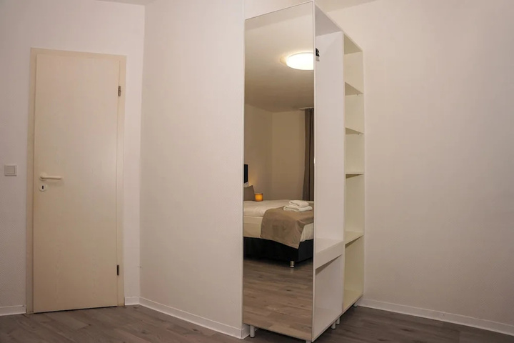 Room 3 of 10
