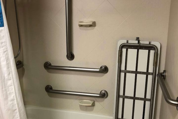 1 King Mobility Accessible with Tub (7 of 25)