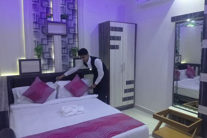 Photo of Hotel Embassy International