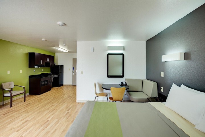 Room 9 of 47