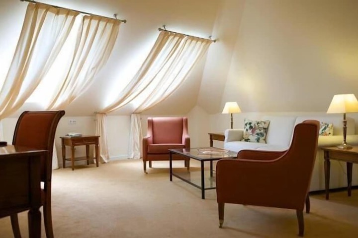 Room 6 of 20
