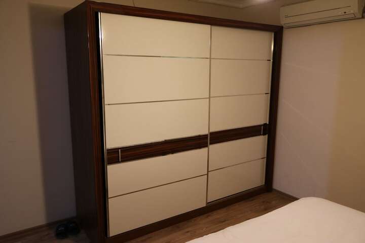 Room 5 of 62