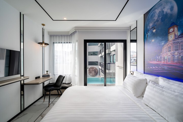 Room 10 of 46
