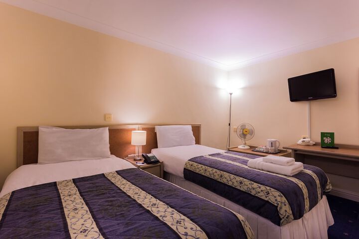 Room 5 of 38