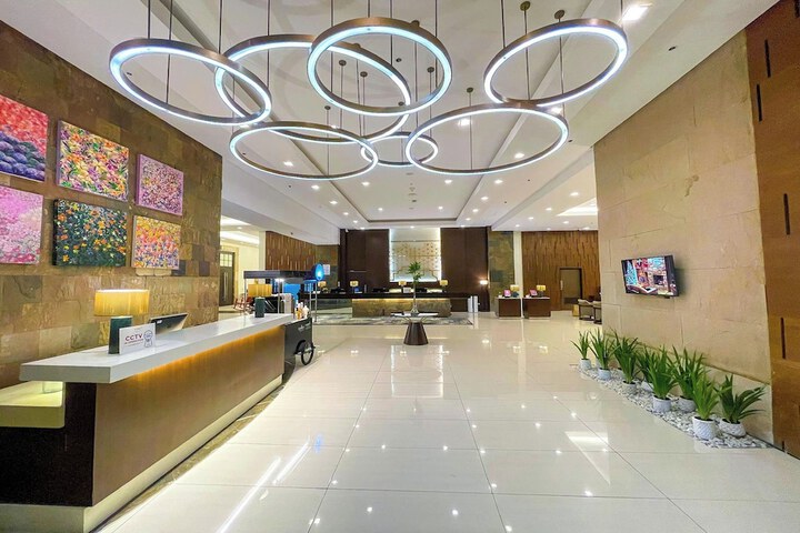 Hotel Interior 10 of 130