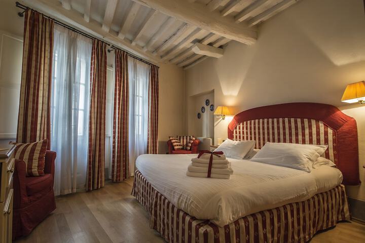 Room 10 of 50