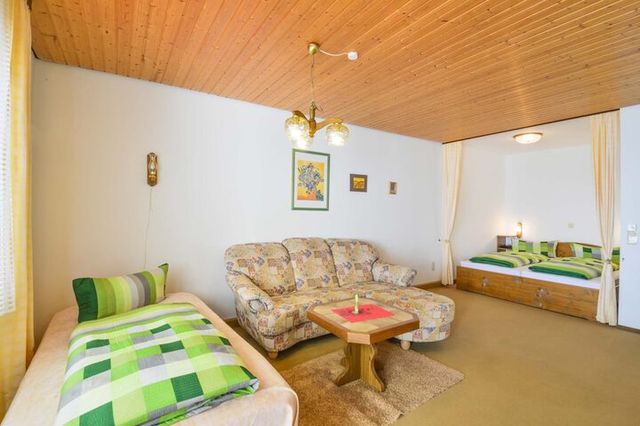 Room 4 of 39