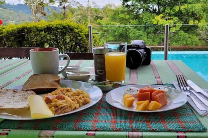 Breakfast/Coffee Service 63 of 82