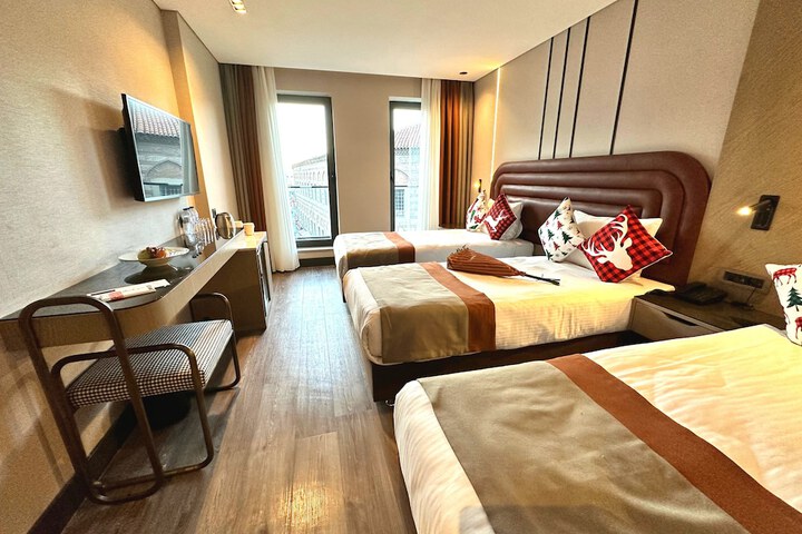 Room 32 of 96
