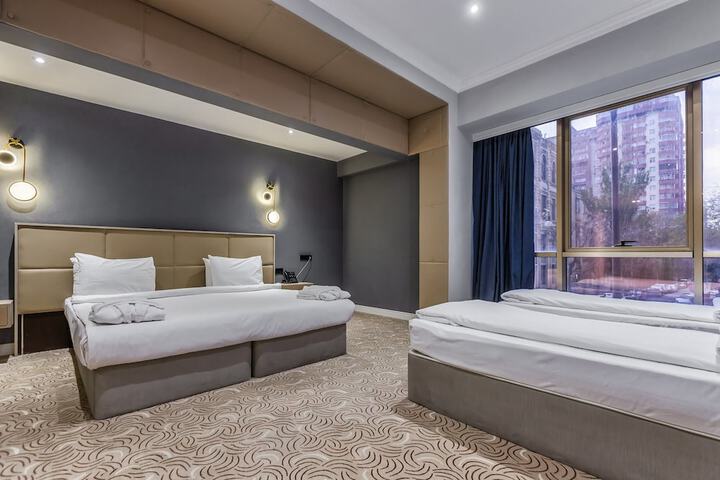Room 72 of 173