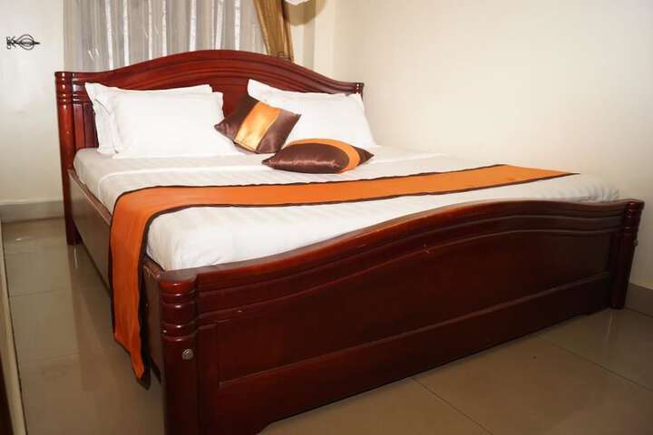 Room 2 of 48