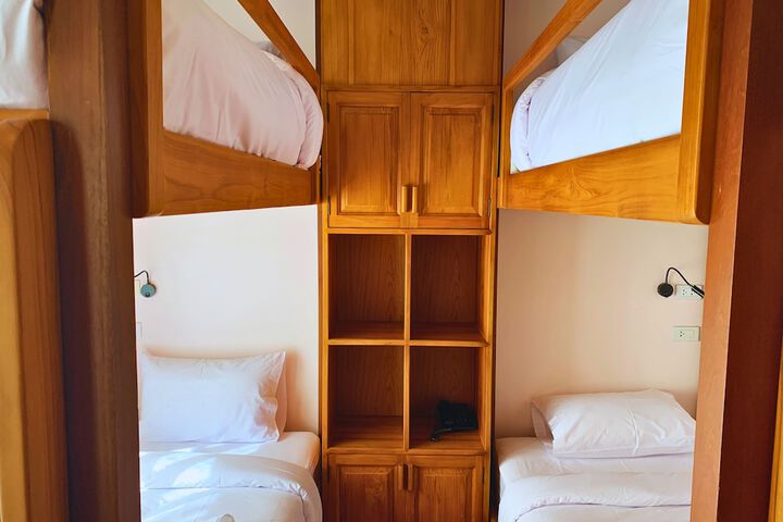 Room 13 of 65