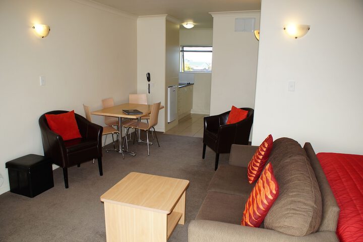 Room 4 of 75