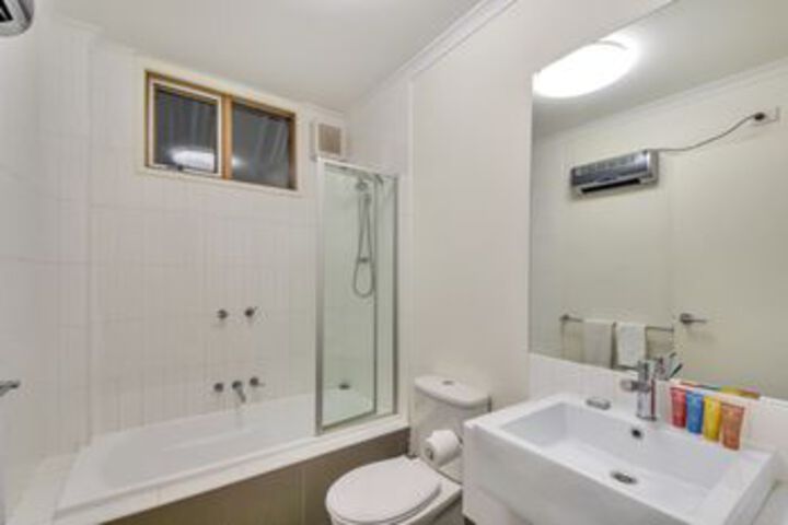Room 4 of 24