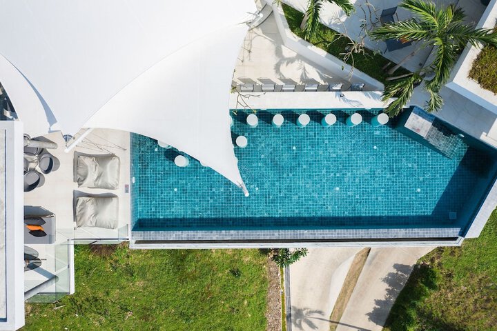 Pool 49 of 70