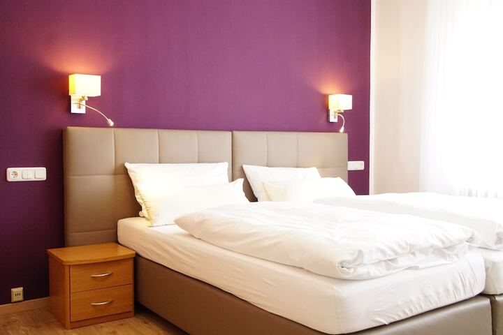 Room 10 of 79