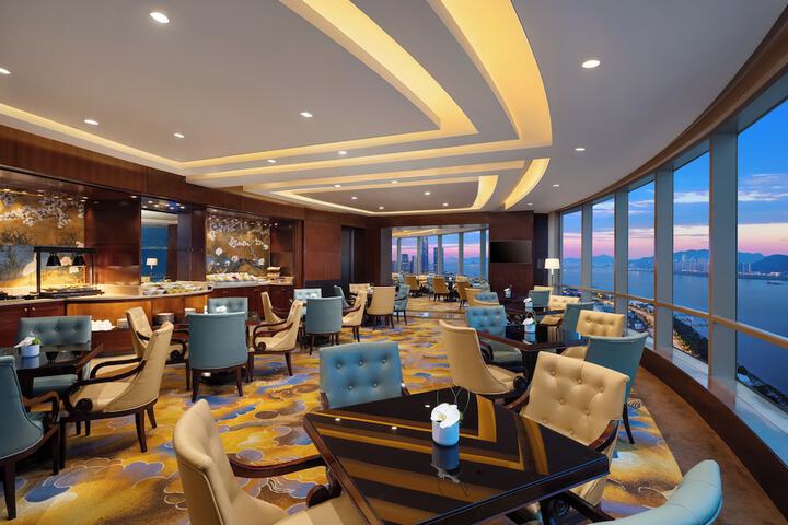 Lounge 62 of 68