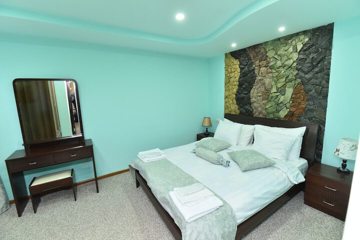 Room 5 of 49