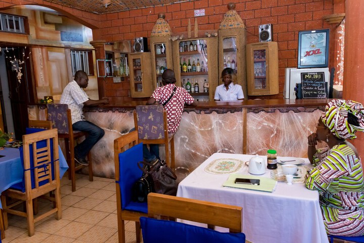 Dining 52 of 66