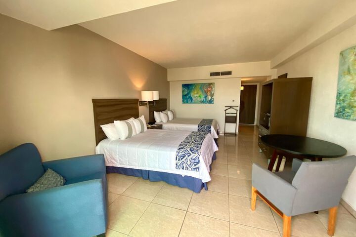 Room 8 of 34