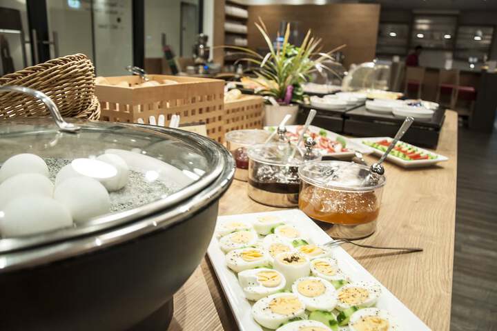 Dining 47 of 73
