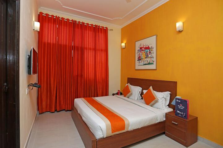 Room 2 of 5