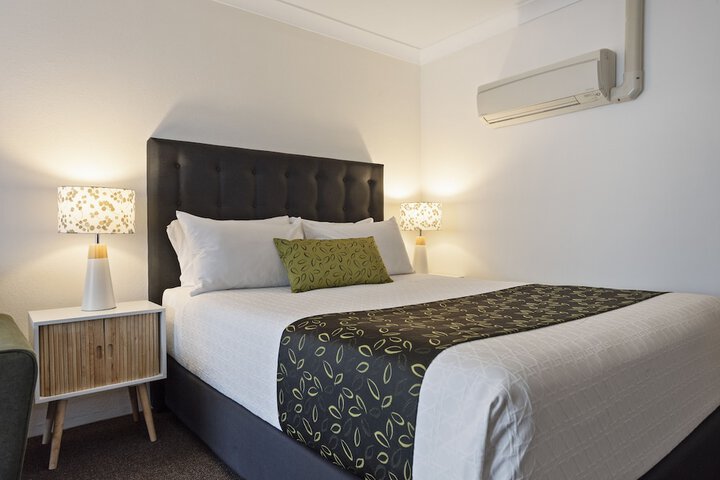 Room 4 of 88