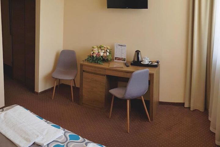 Room 11 of 50