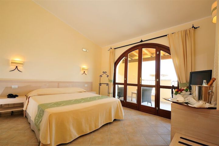 Room 4 of 48