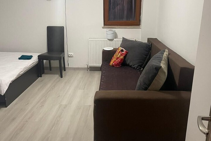 Room 12 of 35