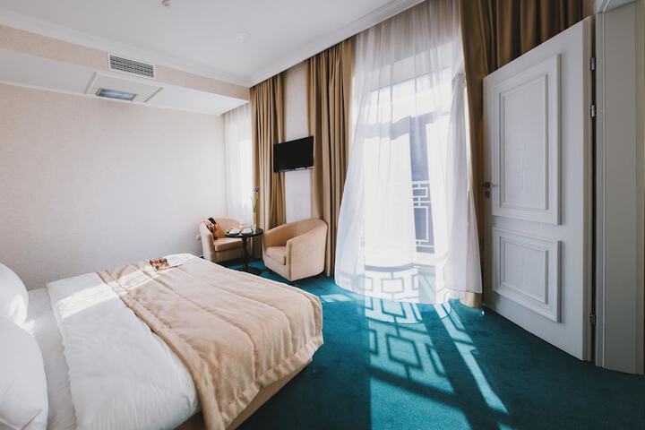 Room 27 of 70