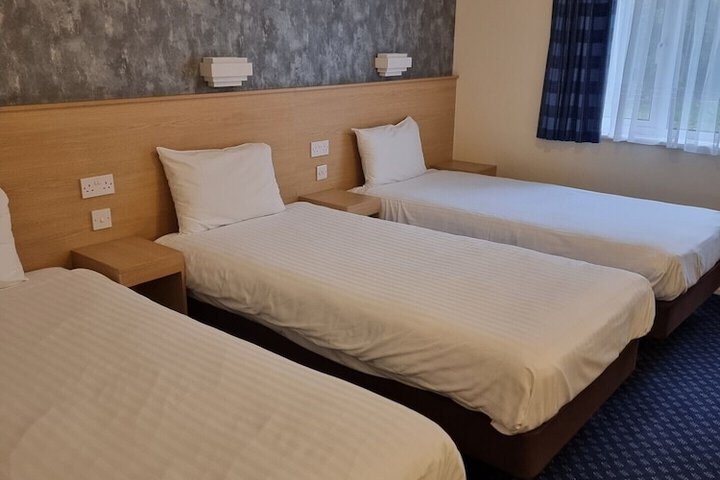 Room 28 of 90