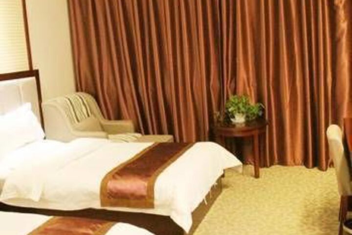 Room 2 of 17