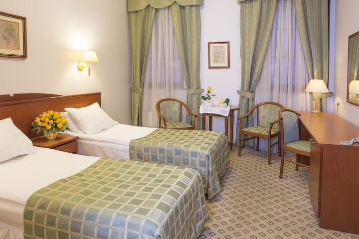 Room 6 of 56