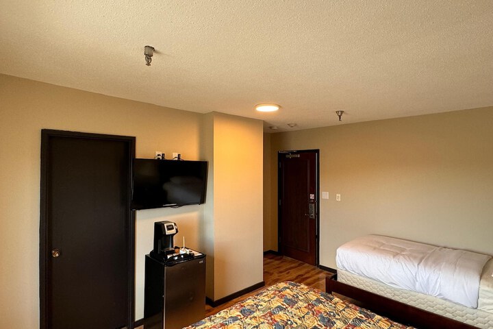 Room 3 of 22