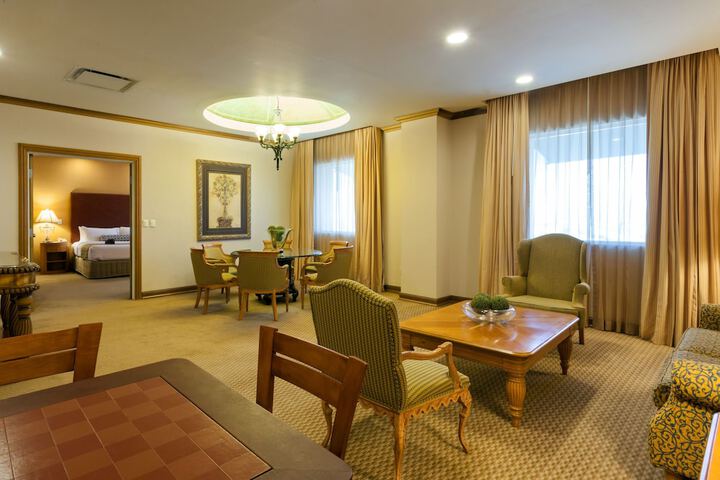 Room 4 of 85