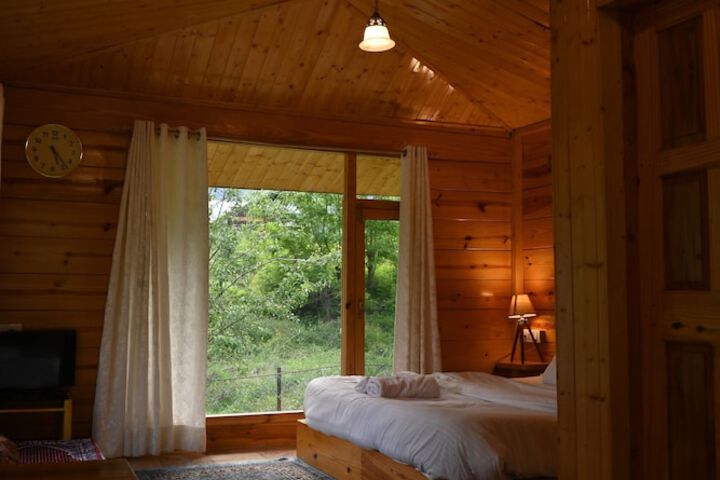 Room 10 of 38