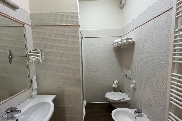 Room 18 of 29