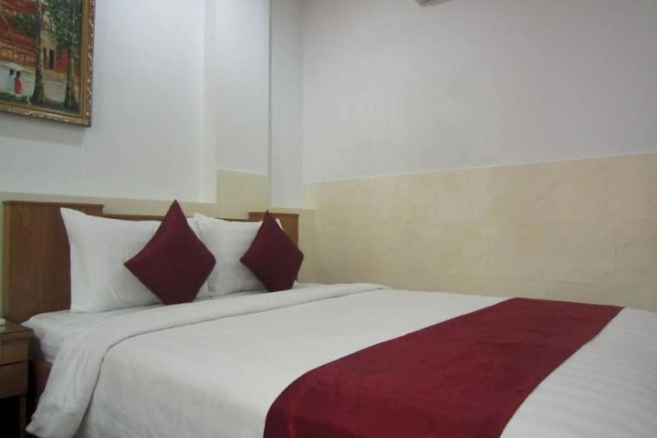Room 10 of 24
