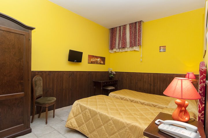 Room 6 of 41