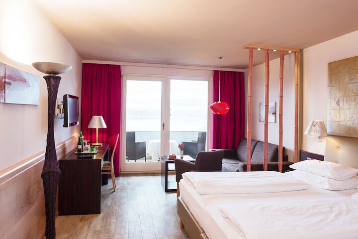 Room 10 of 62