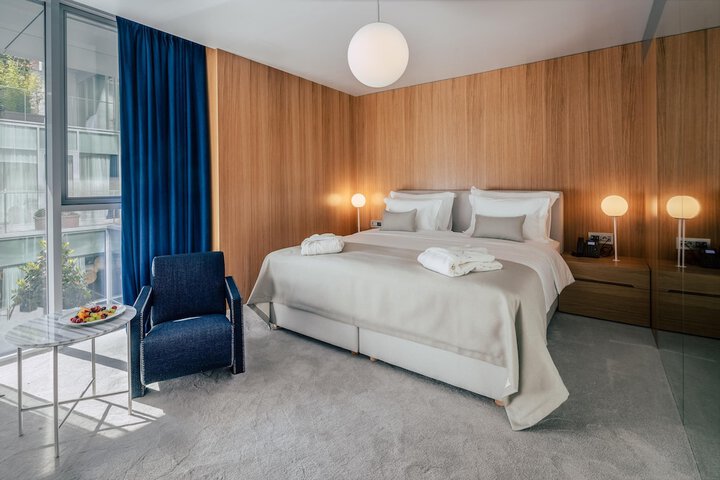 Room 10 of 26