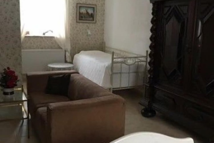 Room 16 of 63