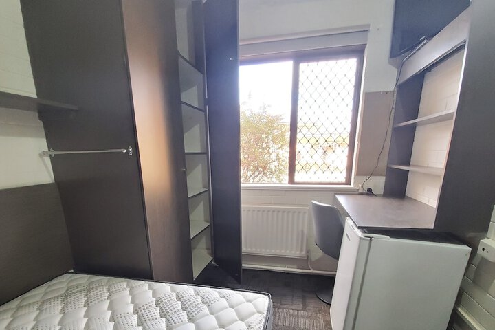 Room 9 of 22