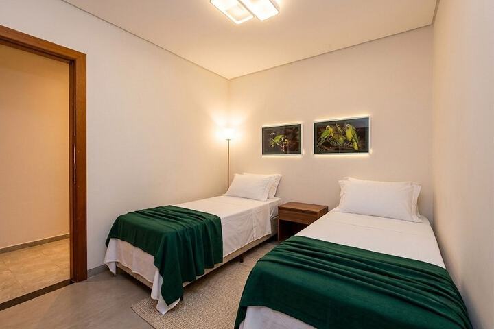 Room 10 of 22