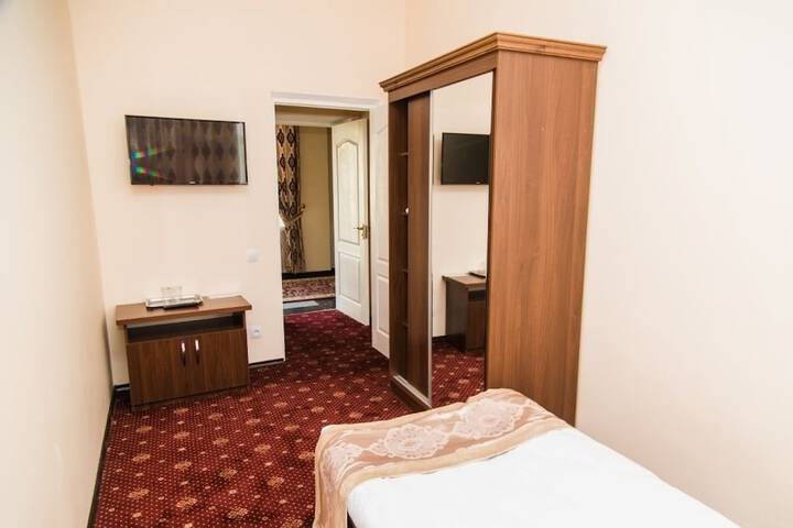 Room 8 of 60