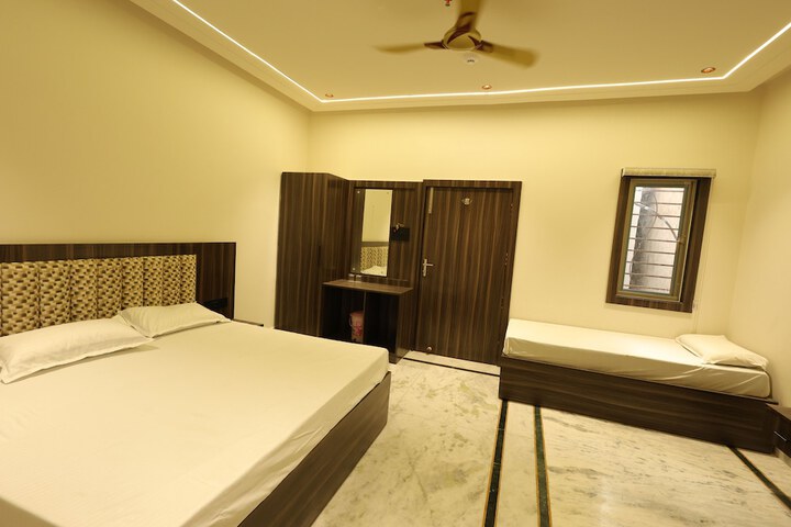 Room 15 of 23